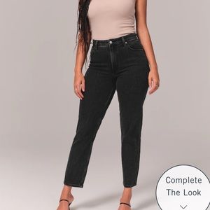 Abercrombie & Fitch Curve Love High Rise Mom Jean Size 31